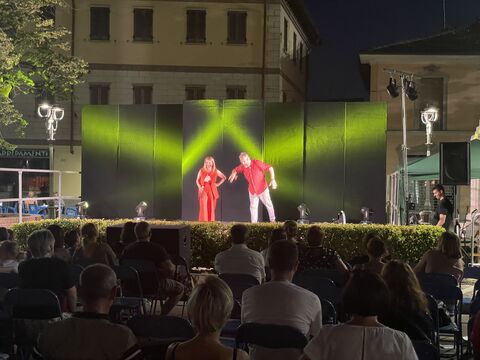 Concerto in piazza: palco, audio e luci