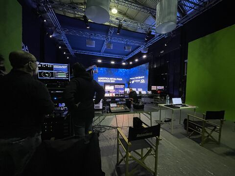 Evento aziendale: allestimento audio, luci e video, 2021