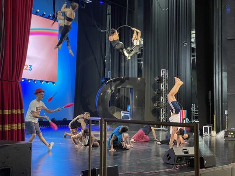 Spettacolo in teatro: luci di scena e audio, 2023