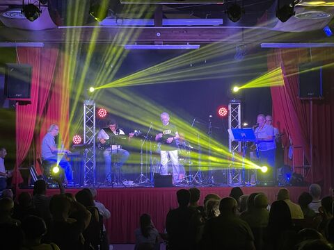 Spettacolo in teatro: luci di scena e audio