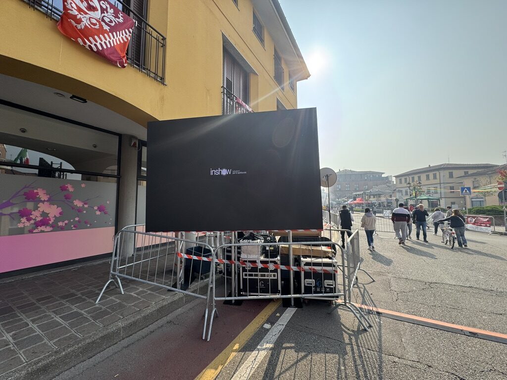 Festa dell’Oca — maxischermo per il pubblico in piazza